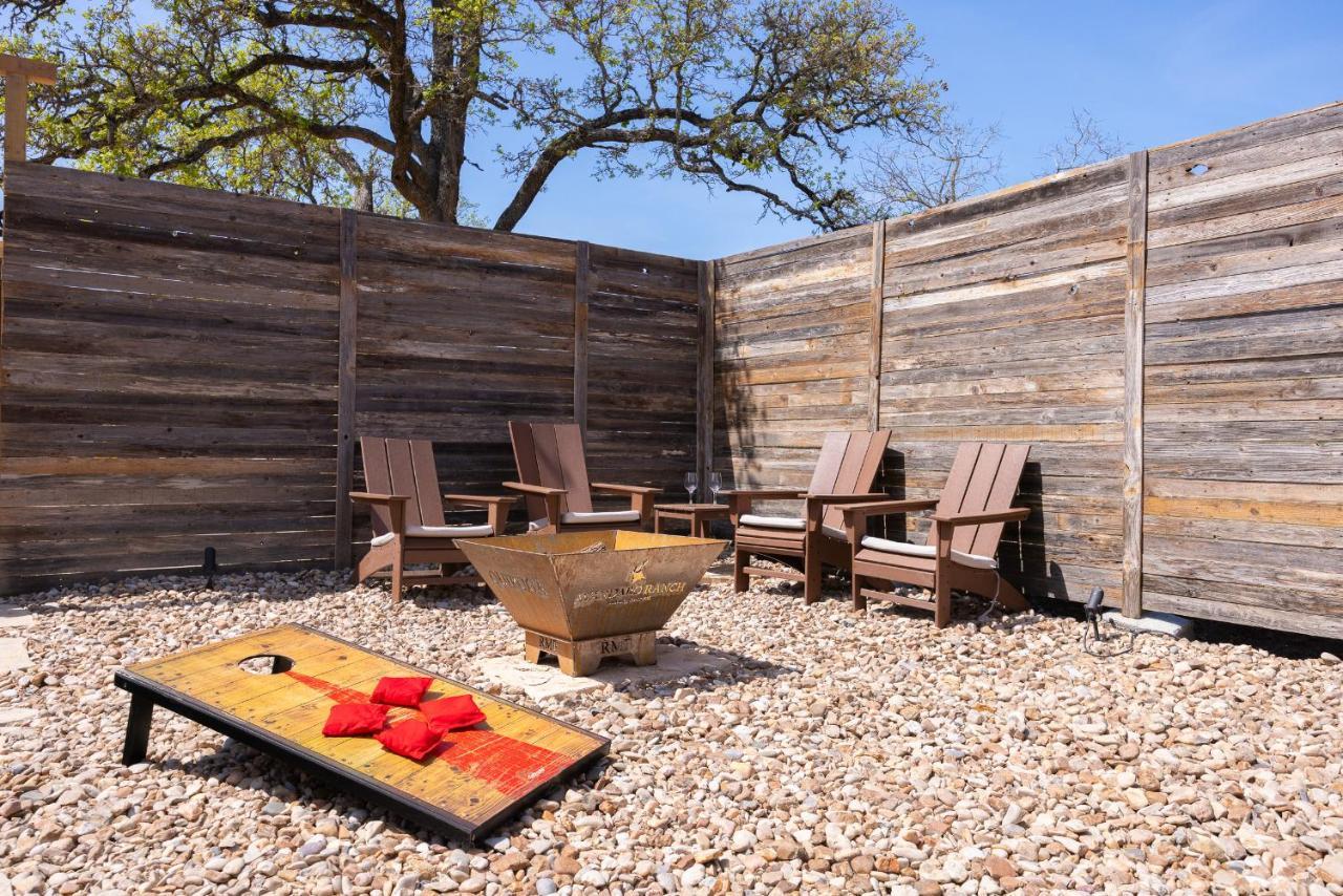 Romantic Tiny Luxury Retreat W Heated Pool, Sauna N Outdoor Shower In Wimberley 10 Acres Exterior foto