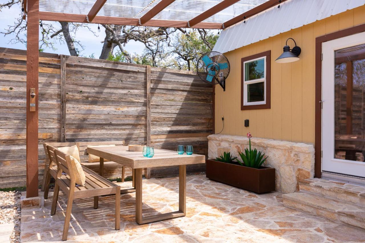 Romantic Tiny Luxury Retreat W Heated Pool, Sauna N Outdoor Shower In Wimberley 10 Acres Exterior foto