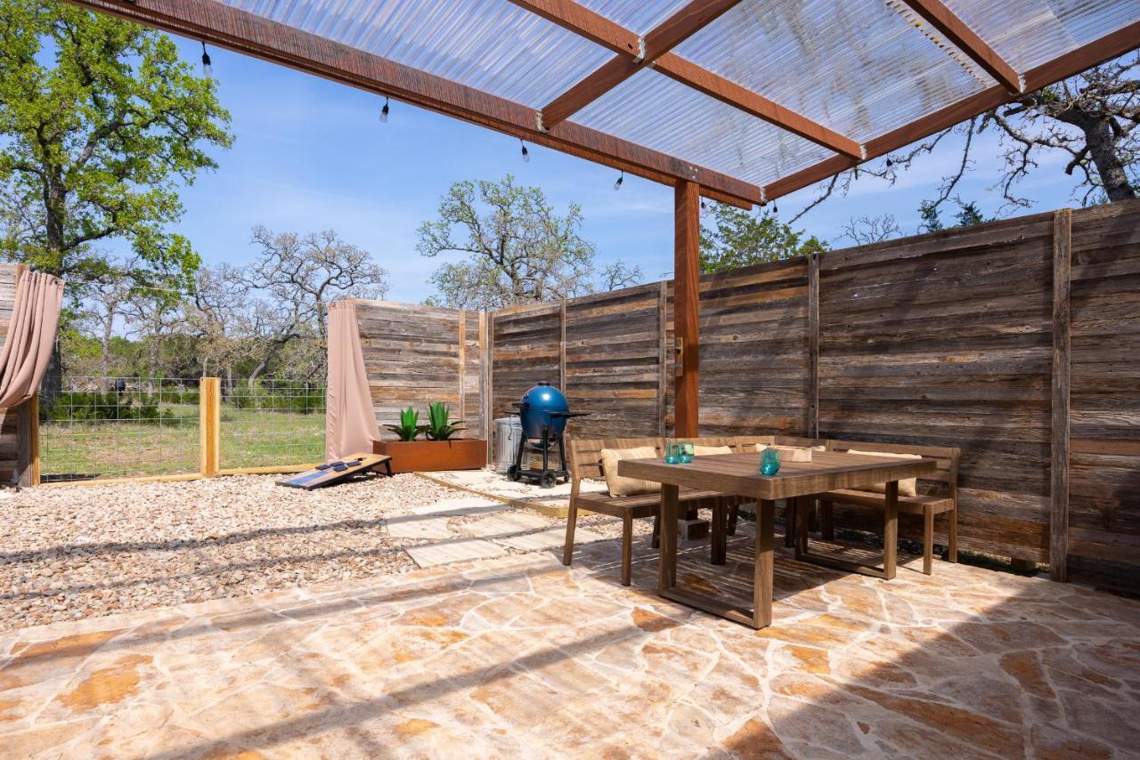 Romantic Tiny Luxury Retreat W Heated Pool, Sauna N Outdoor Shower In Wimberley 10 Acres Exterior foto