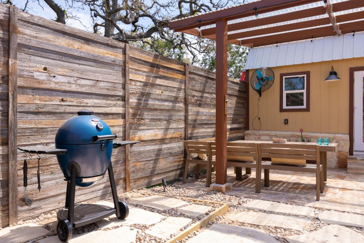 Romantic Tiny Luxury Retreat W Heated Pool, Sauna N Outdoor Shower In Wimberley 10 Acres Exterior foto